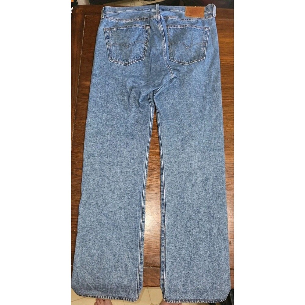 Levi's Premium 501 Original Fit Jeans Men's 37x34 (Tag 36x36) Medium Wash Blue - Picture 2 of 6